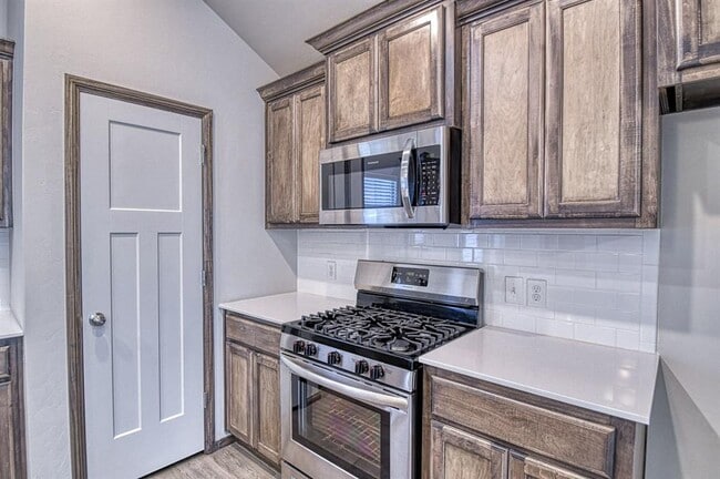 Building Photo - 432 Pergola St