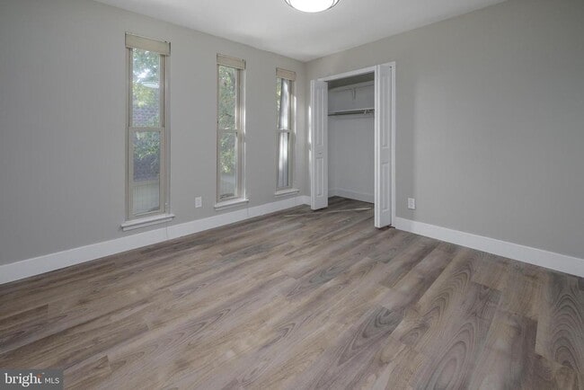 Building Photo - 25 S Church Rd