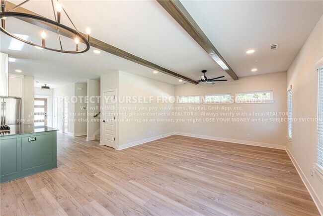 Building Photo - 956 Boone St