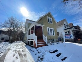 Building Photo - 303 Benton St