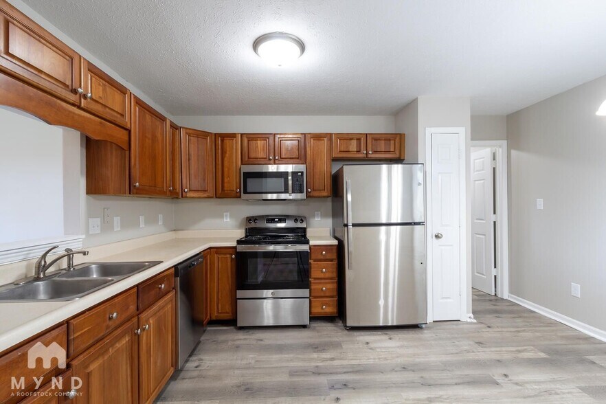 Building Photo - 2205 Autumn Creek Dr