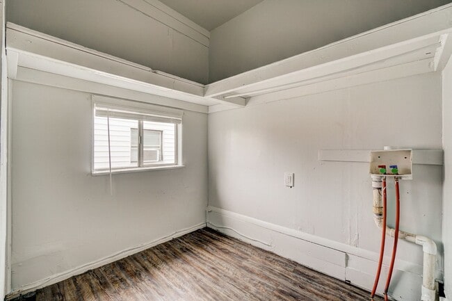 Building Photo - 3 Bed 1 Bath in Del City!