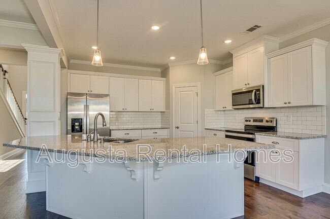 Building Photo - 909 Chesford Dr
