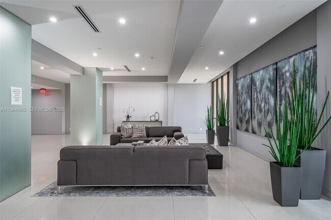 Building Photo - 20379 W Country Club Dr