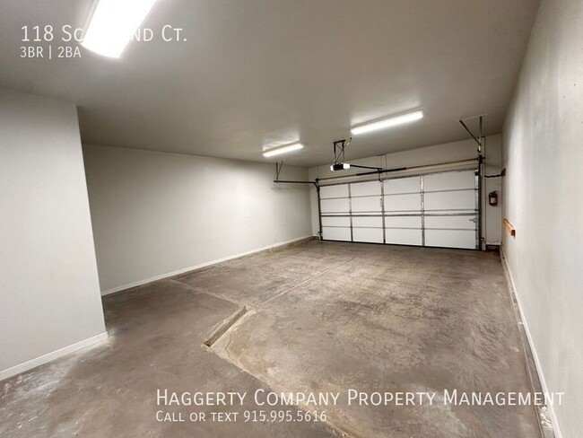 Building Photo - Centrally Located and New!