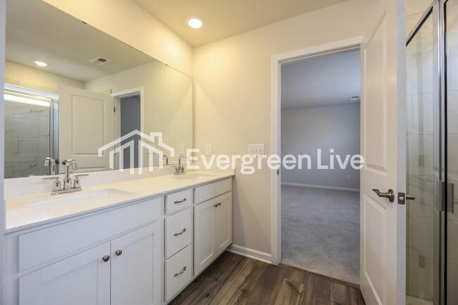 Building Photo - now