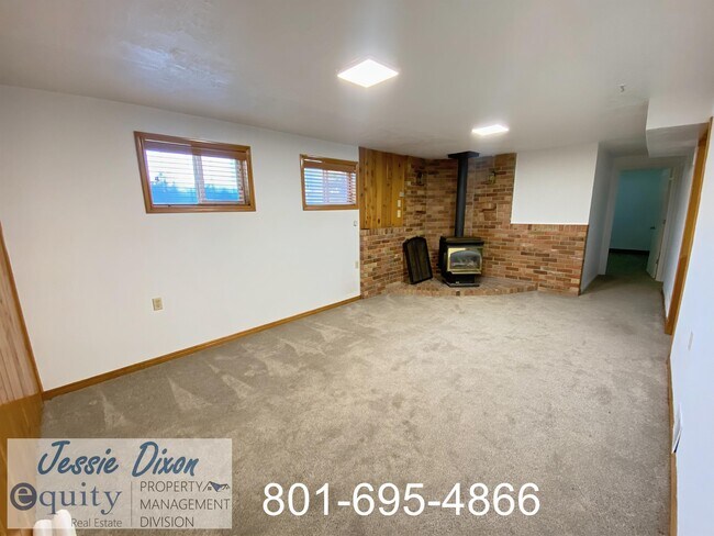 Building Photo - 2687 N 1450 E