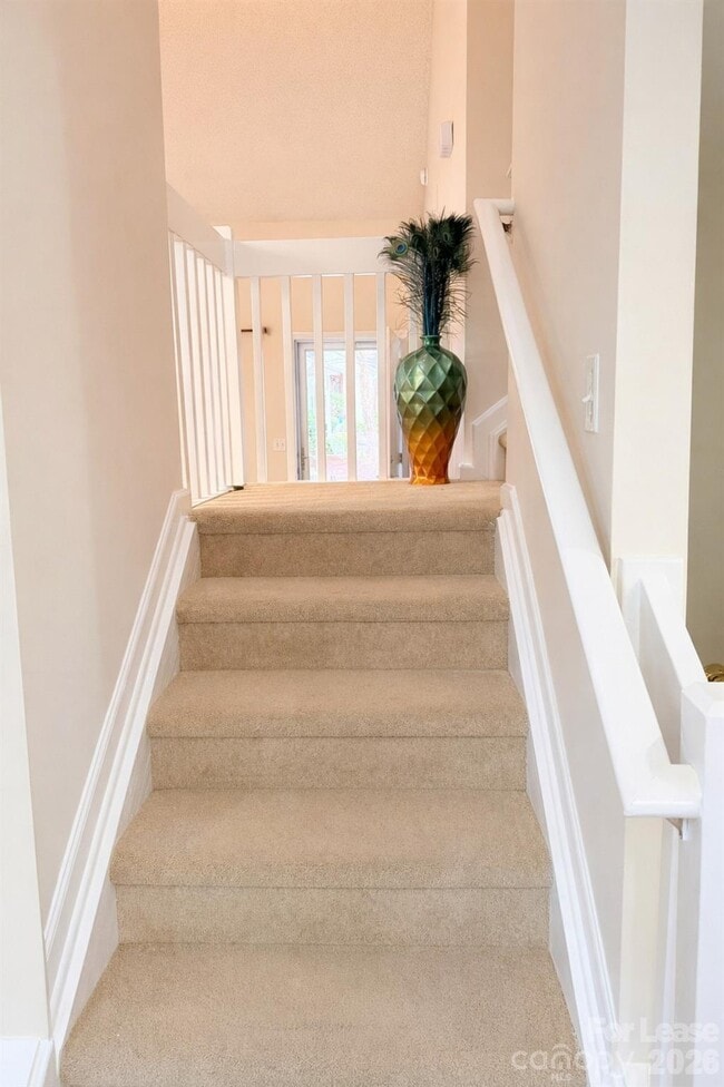 Building Photo - 111 Lynch Cir