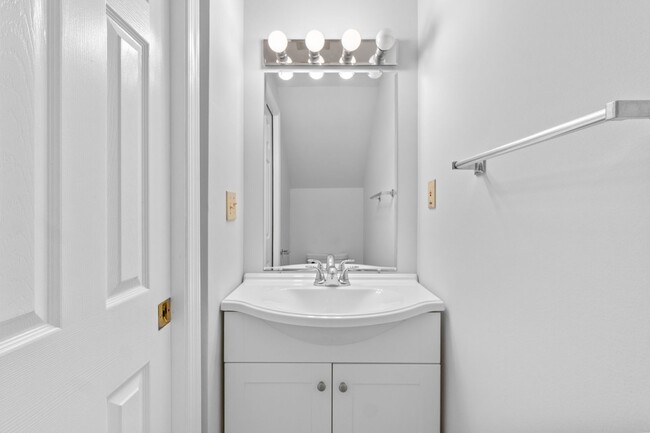 Building Photo - Must see in Eastport!