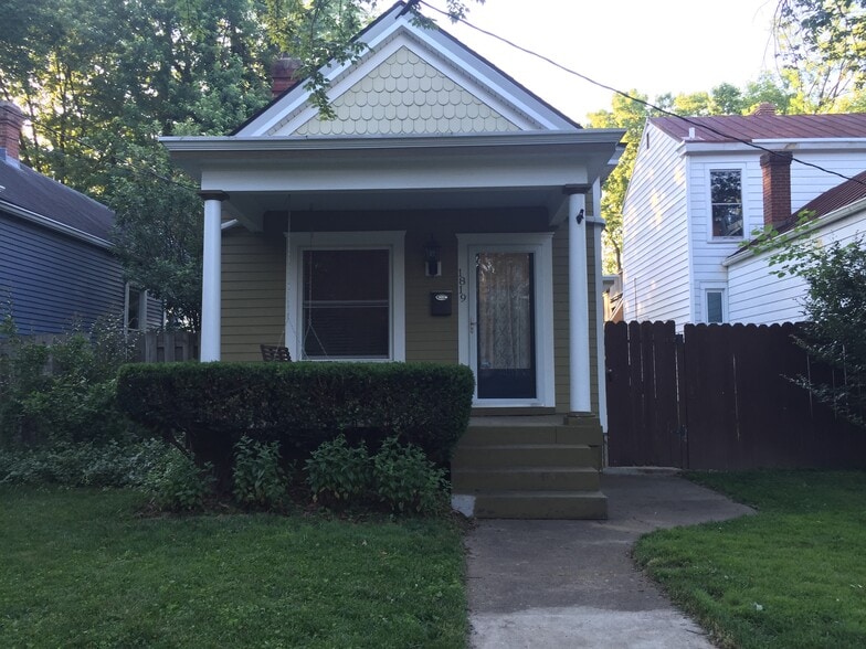 Front of house - 1819 Deerwood Ave