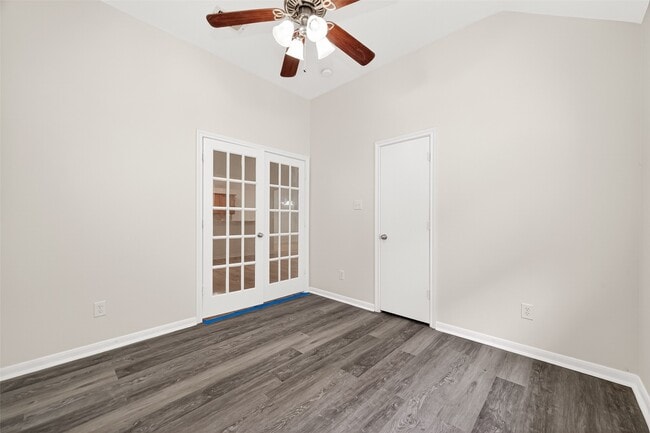 Building Photo - 13006 Rose Landing Dr
