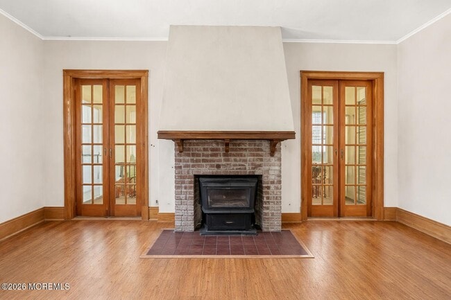 Building Photo - 400 Grassmere Avenue