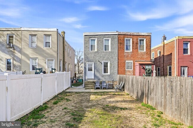 Building Photo - 11 E Atlantic Ave