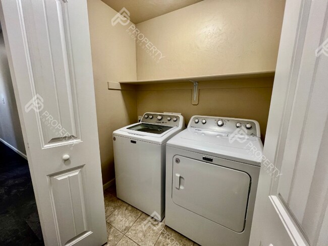Building Photo - 358 Grullo Ln