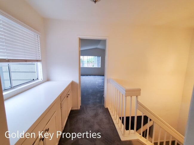 Building Photo - Lovely 2-story townhome in The Cape at Cal...