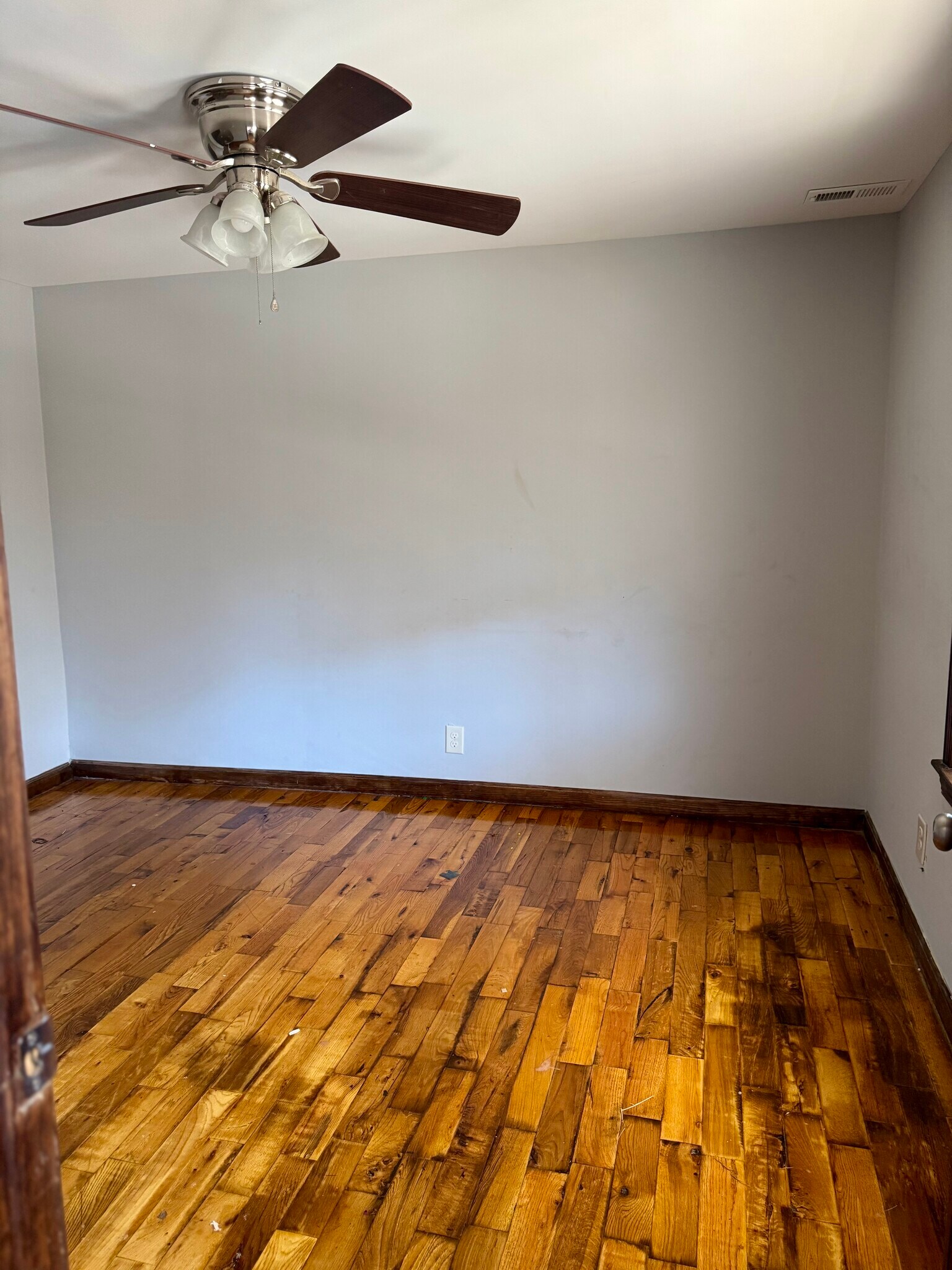 Building Photo - 640 Prospect Dr