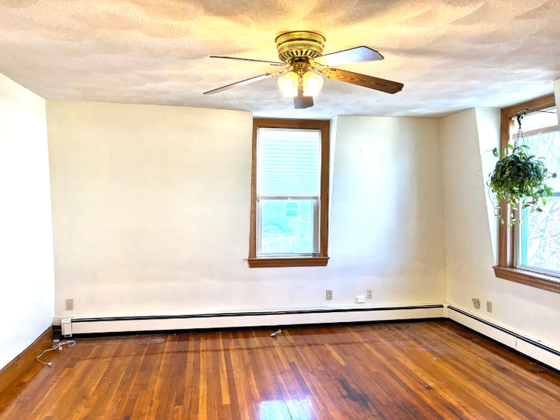 Building Photo - 55 Port Norfolk St