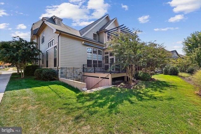 Building Photo - 448 Salk Cir