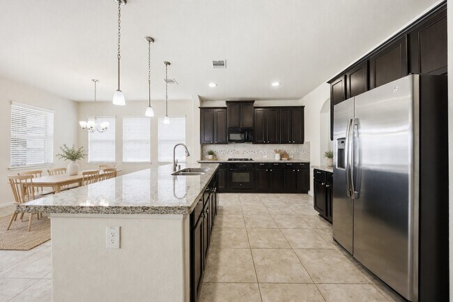 Building Photo - 24014 Via Viale Dr