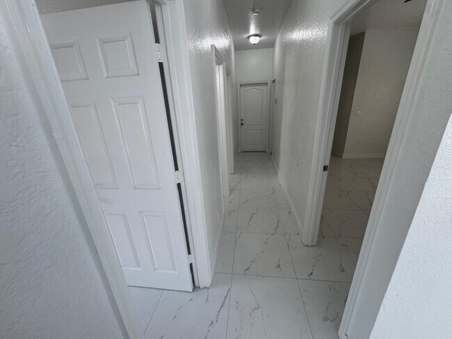 Building Photo - 890 NW 25th Ave