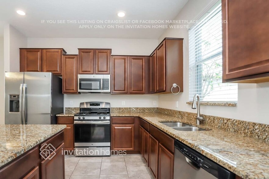 Building Photo - 6341 Shore Vista Pl