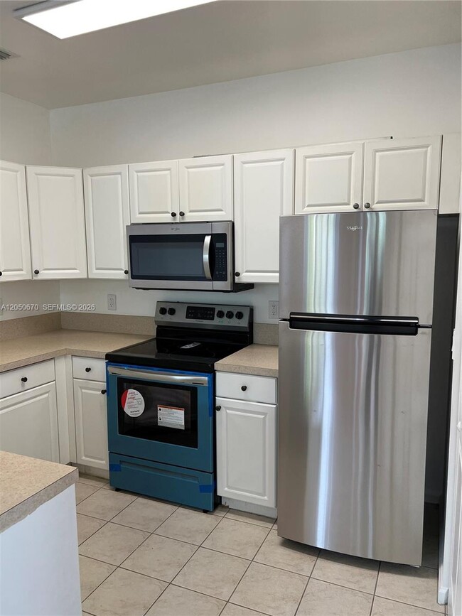 Building Photo - 4600 SW 160th Ave