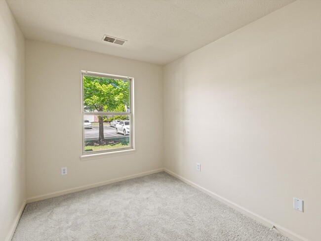 Building Photo - 3 Bedroom Limited Supply******Minutes from Wabash College******Convenient Access to 32