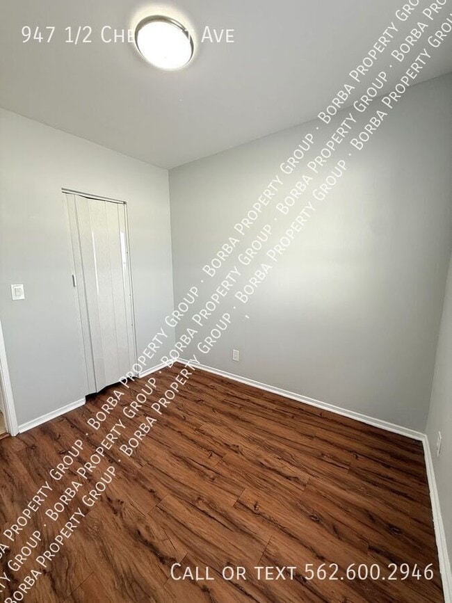 Building Photo - 947 1/2 Chestnut Ave-