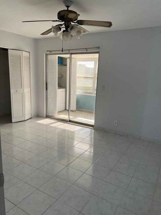 Building Photo - 371 Flanders Dr