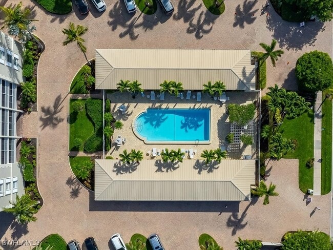 Building Photo - 2750 Gulf Shore Blvd N