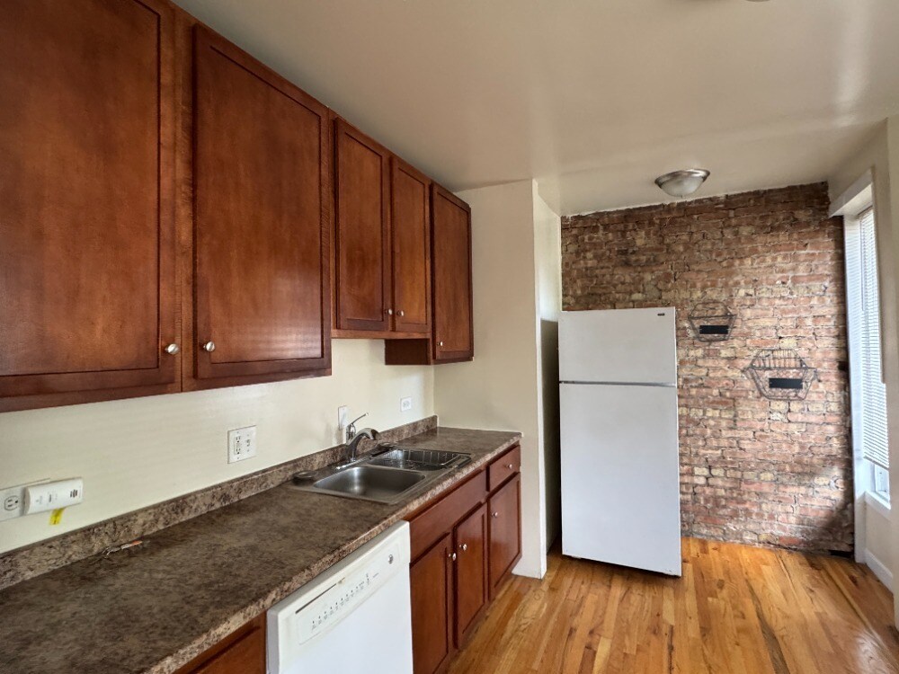Building Photo - 3562 W Henderson St