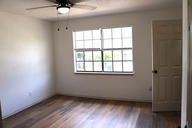 Building Photo - WaveHaus