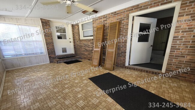 Building Photo - 2500 Neal Metcalf Rd