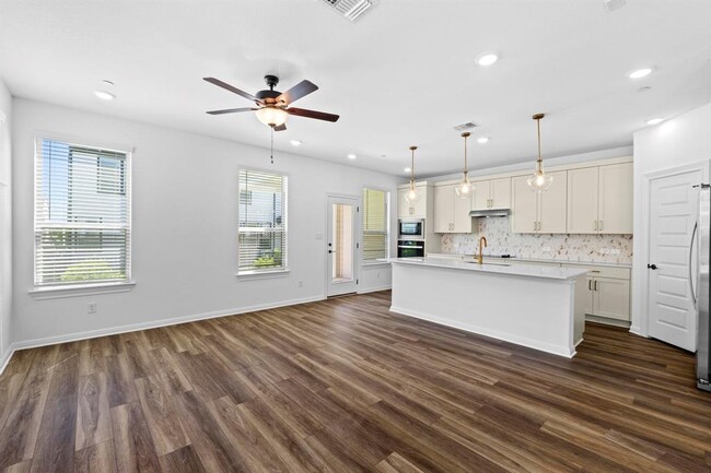 Building Photo - 2725 Woodall Dr
