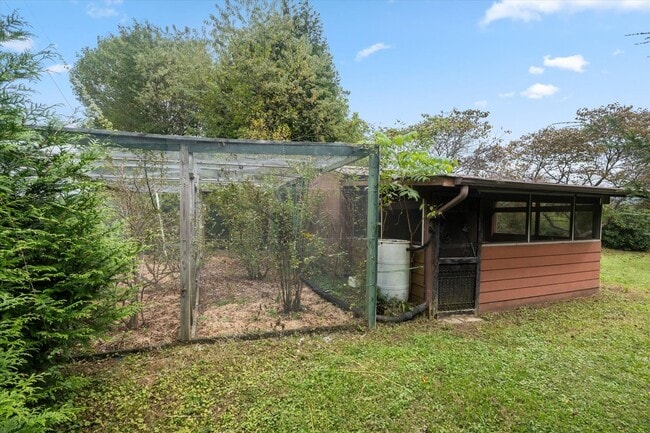 Building Photo - House and Workshop