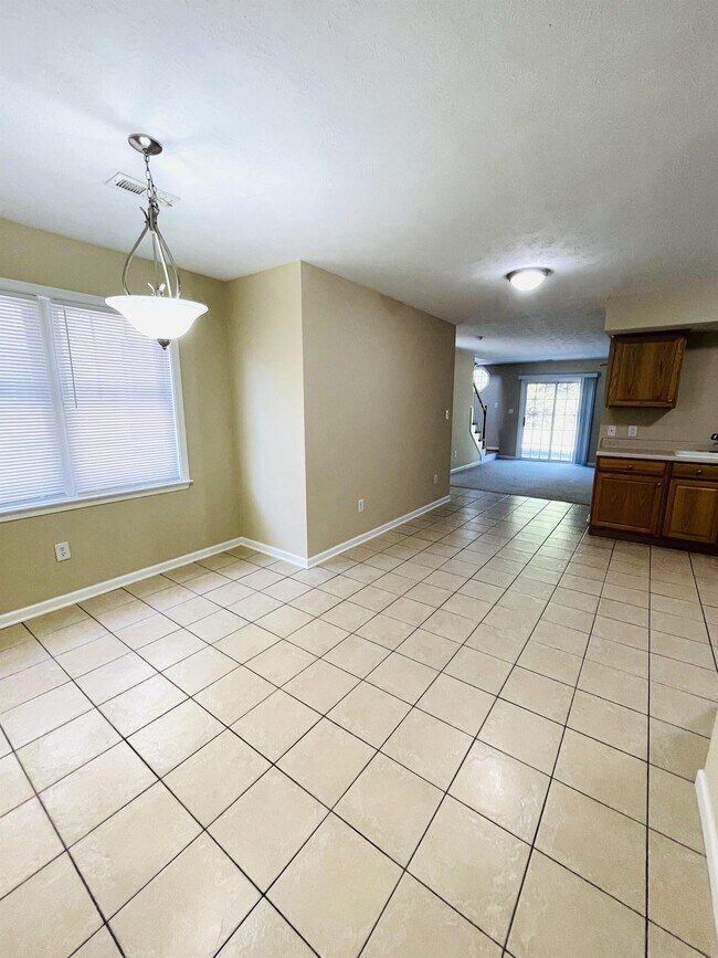 Building Photo - 39 Abbey Ct