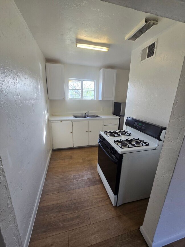 Building Photo - Pueblo Cielo LLC