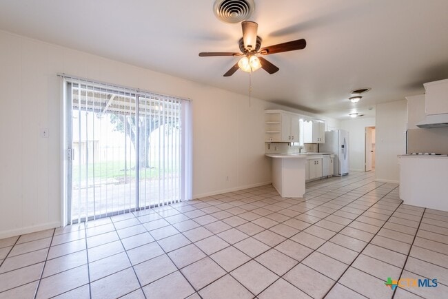 Building Photo - 316 Mulberry Ave S