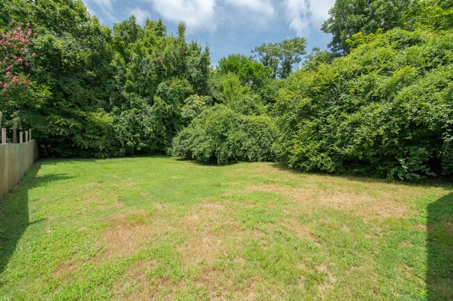 Building Photo - Cute home located in Greensboro