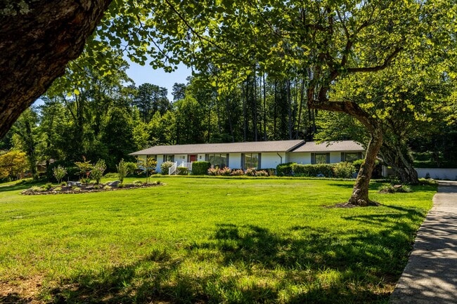 Building Photo - 10030 Tan Rara Dr