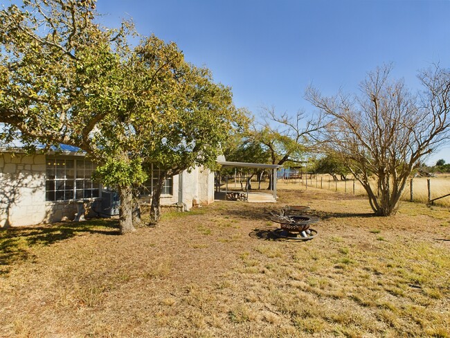 Building Photo - 371 Ranch to Market Rd 648