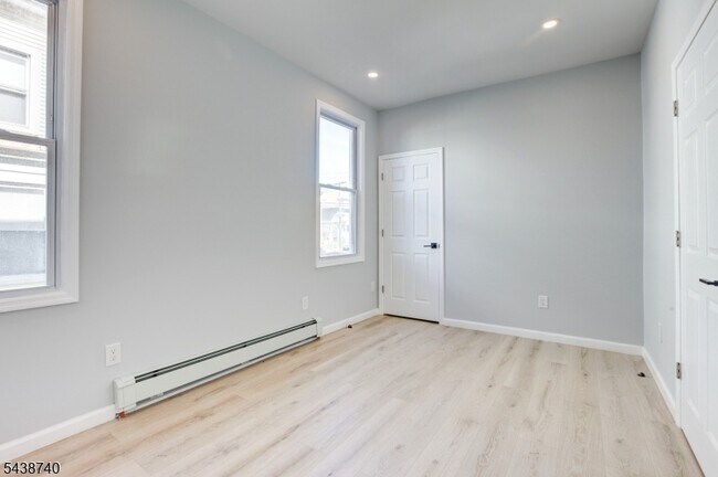 Building Photo - 34 Millington Ave