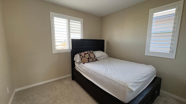 Building Photo - 17744 W Cassia Way