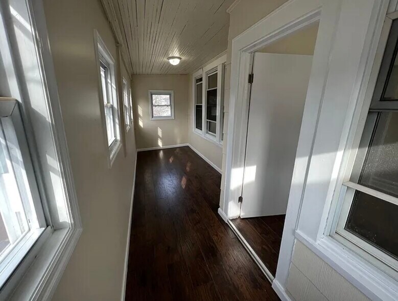 Part of 1st Room (like walking closet) - 74 Smith St