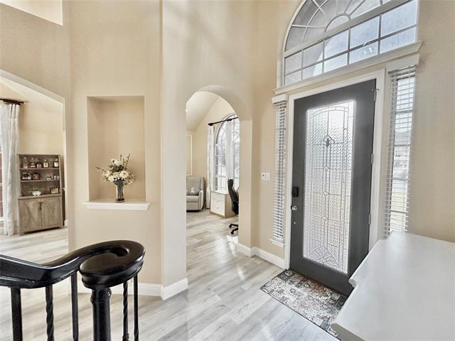 Building Photo - 2122 Trickling Creek Dr