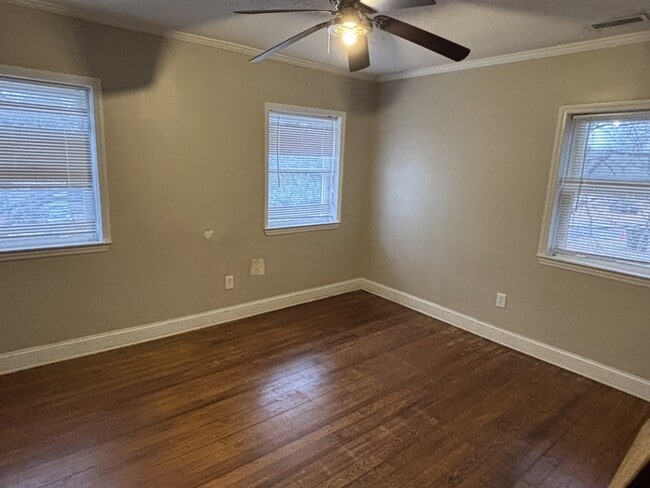 Building Photo - 1042 Bose Ave