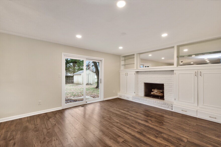 Building Photo - 11417 Washington Blvd