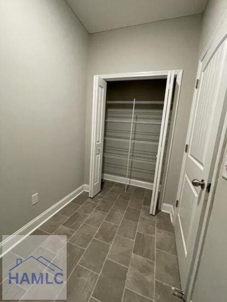 Building Photo - 424 Alcott Cir