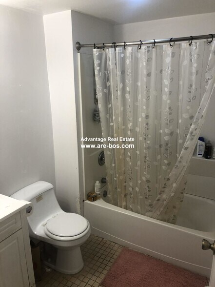 Building Photo - 62 Egmont St