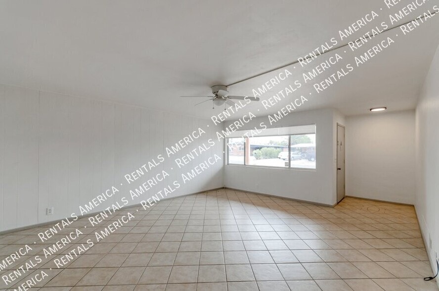 Building Photo - 5821 E North St